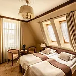 Zamek Topacz 4*
