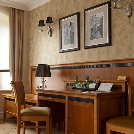Zamek Topacz Hotell