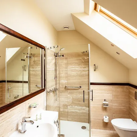 Hotell Zamek Topacz Wysoka (Wroclaw)