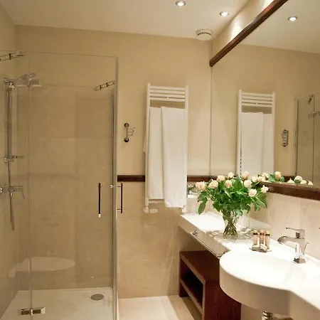 Zamek Topacz Hotell Wysoka (Wroclaw)