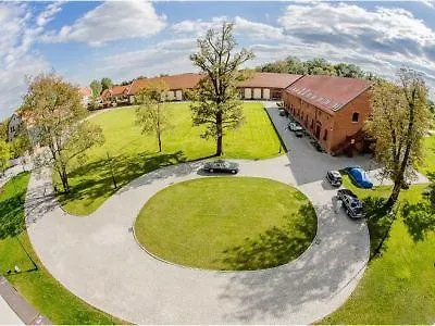 Zamek Topacz Hotell