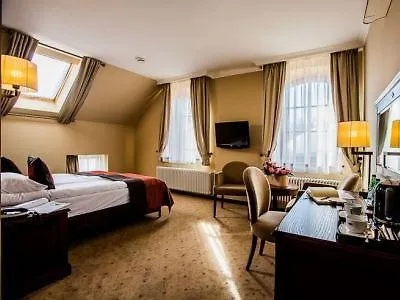 Zamek Topacz Hotell 4*