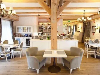 Zamek Topacz 4*