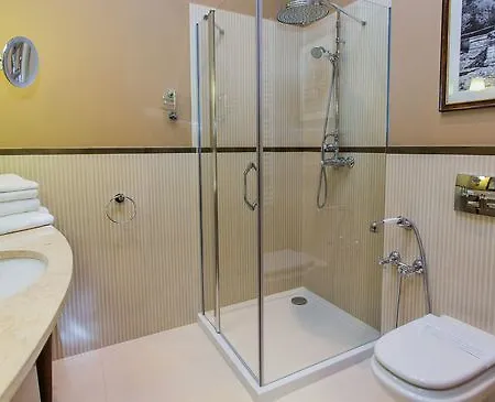 Zamek Topacz Hotell 4*