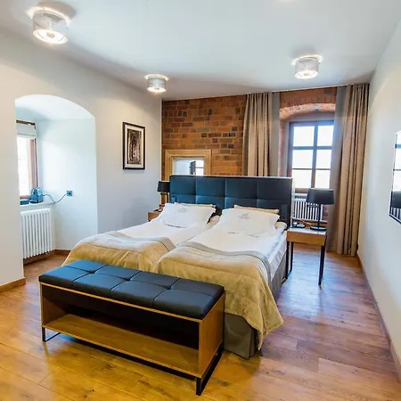 Zamek Topacz 4* Wysoka (Wroclaw)