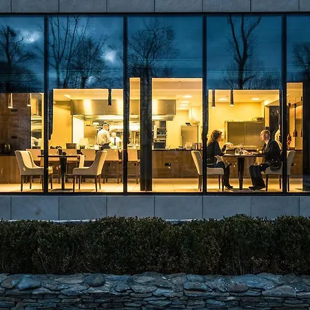 자메크 토파츠 호텔