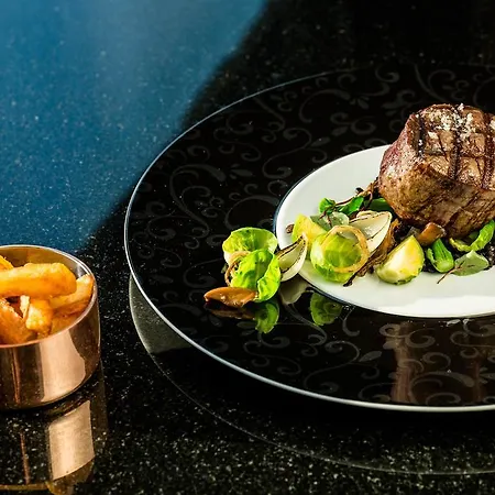 자메크 토파츠 호텔 4*