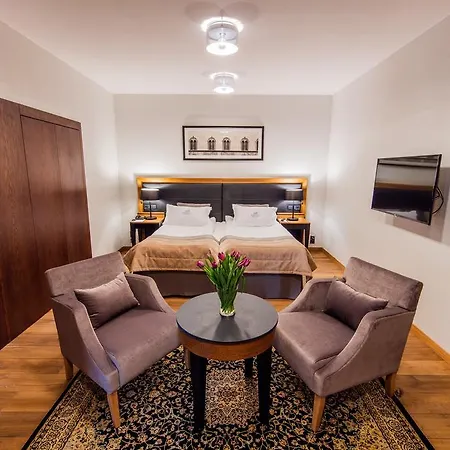 Zamek Topacz Hotell Wysoka (Wroclaw)