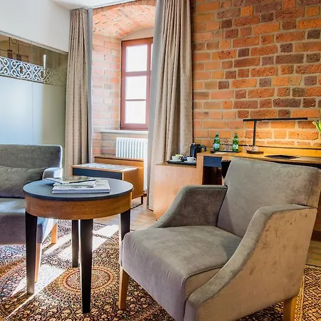 Hotell Zamek Topacz Wysoka (Wroclaw)