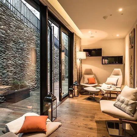 자메크 토파츠 호텔