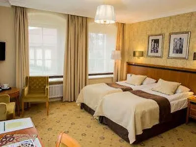 Hotell Zamek Topacz Wysoka (Wroclaw)