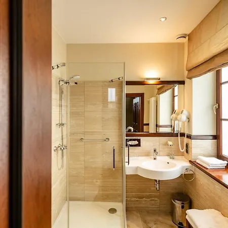 Hotell Zamek Topacz 4*