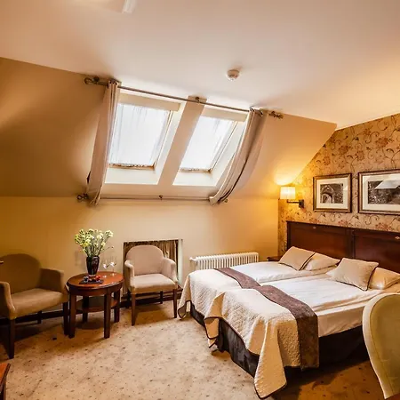 Zamek Topacz Hotel Wysoka (Wroclaw)