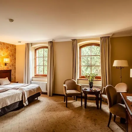 Hotell Zamek Topacz Wysoka (Wroclaw)