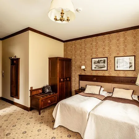 Hotell Zamek Topacz 4*