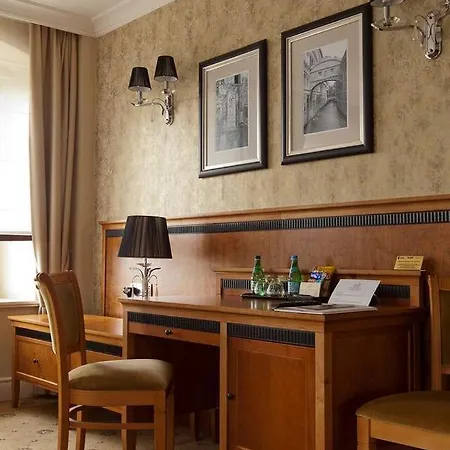 Hotel Zamek Topacz Wysoka (Wroclaw)