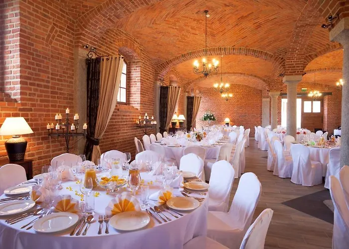 Zamek Topacz Hotel Wysoka (Wroclaw)