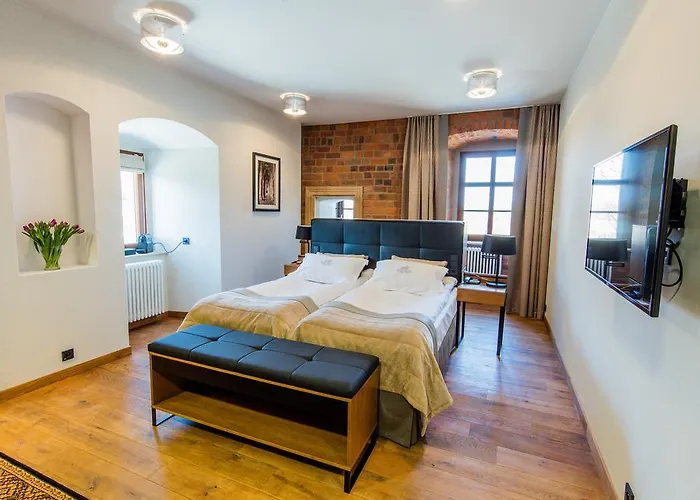 Zamek Topacz 4* Wysoka (Wroclaw)