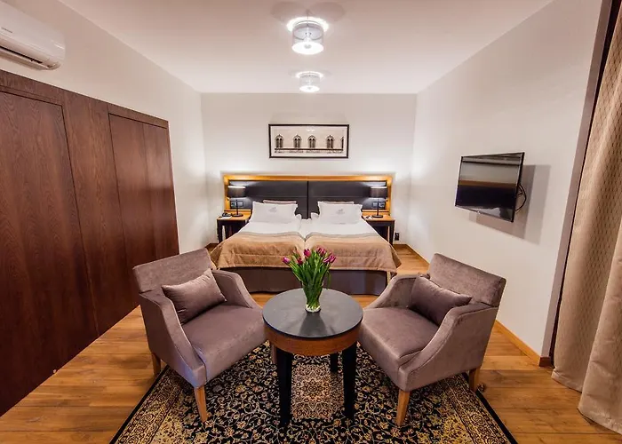 Zamek Topacz Hotel Wysoka (Wroclaw)