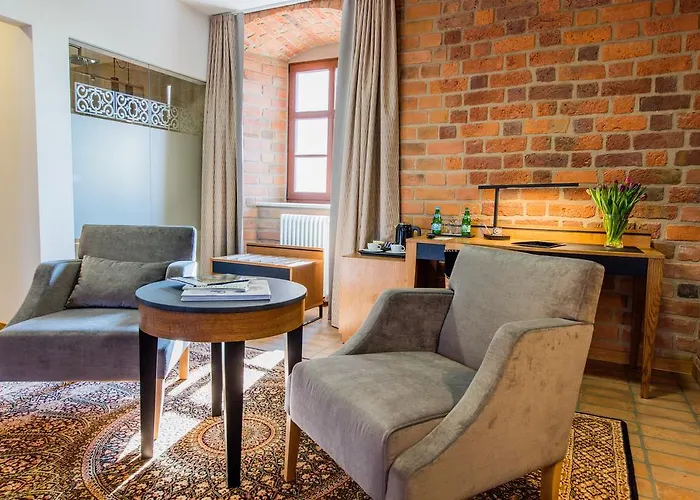 Hotel Zamek Topacz Wysoka (Wroclaw)