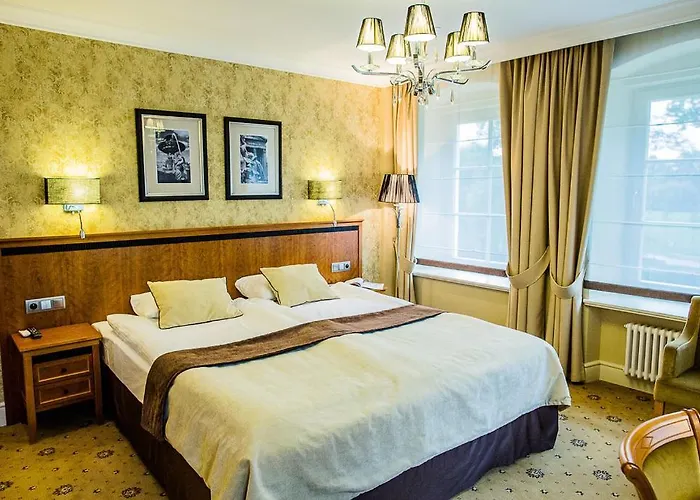 Hotel Zamek Topacz Wysoka (Wroclaw)