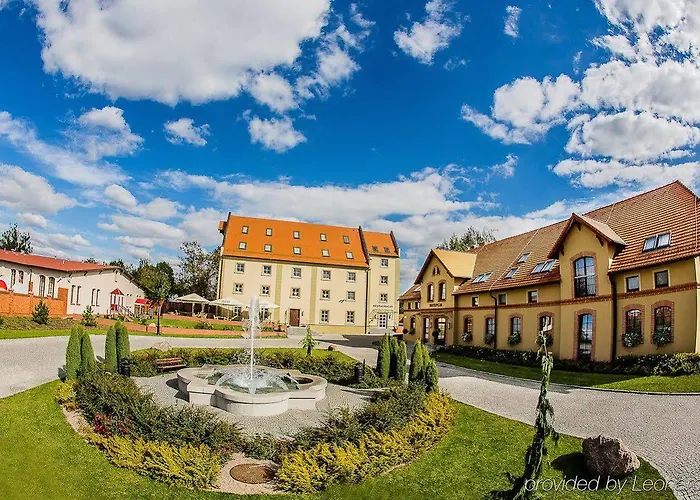 Hotel Zamek Topacz Wysoka (Wroclaw)