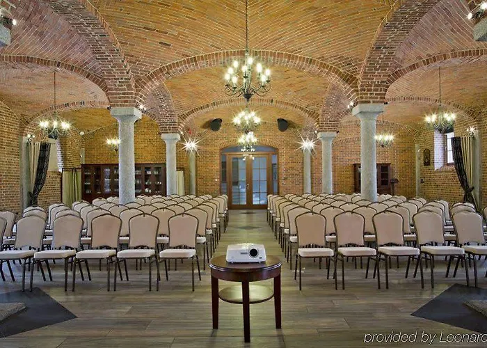 Hotel Zamek Topacz Wysoka (Wroclaw)