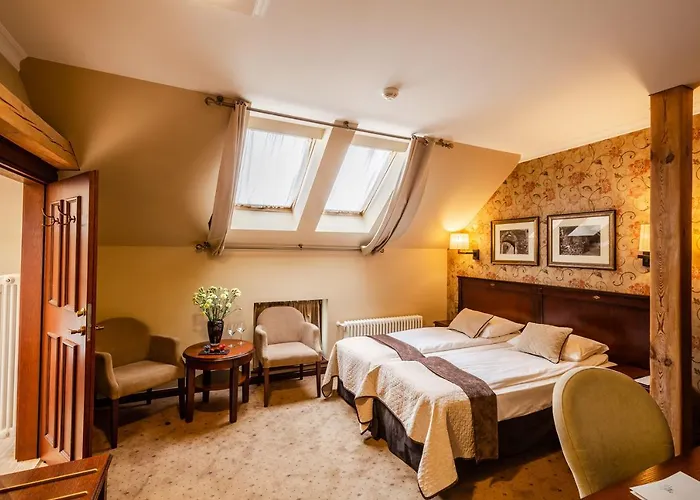 Zamek Topacz Hotel Wysoka (Wroclaw)