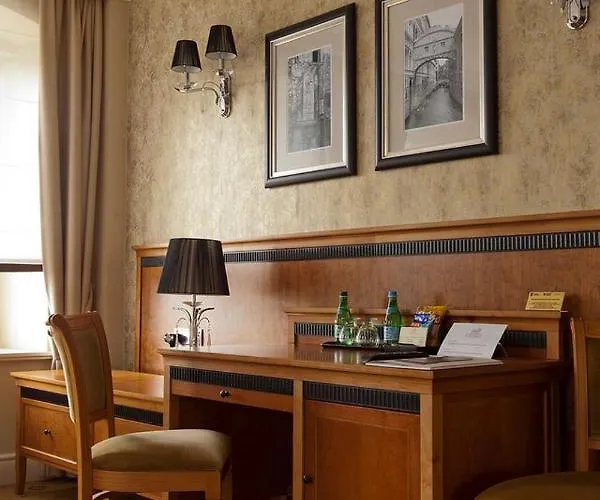 Hotel Zamek Topacz Wysoka (Wroclaw)