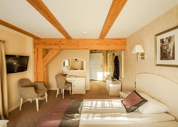 Zamek Topacz 4* Wysoka (Wroclaw)